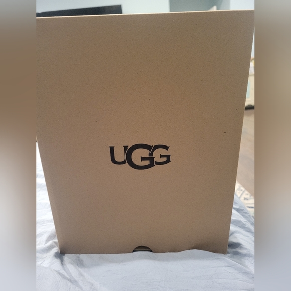 UGG Women Classic Mini II Genuine Shearling Lined Boot Wildflower new - Picture 3 of 6